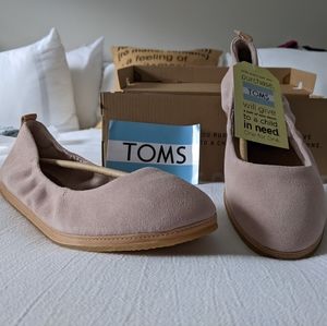 Tom's Blush Suede Ballerina flats